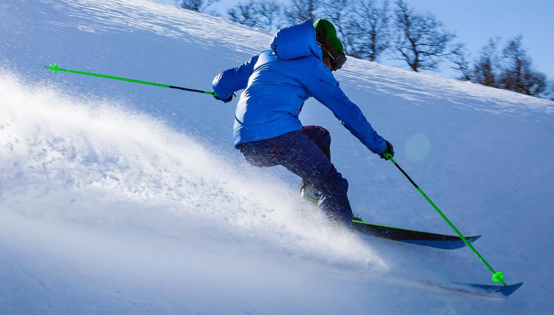 Skiing image